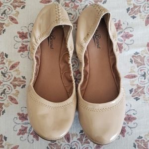 Lucky brand cream flats 71/2